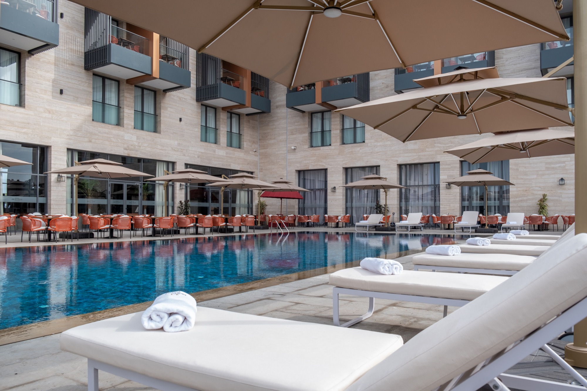 La piscine extérieure de l'hôtel